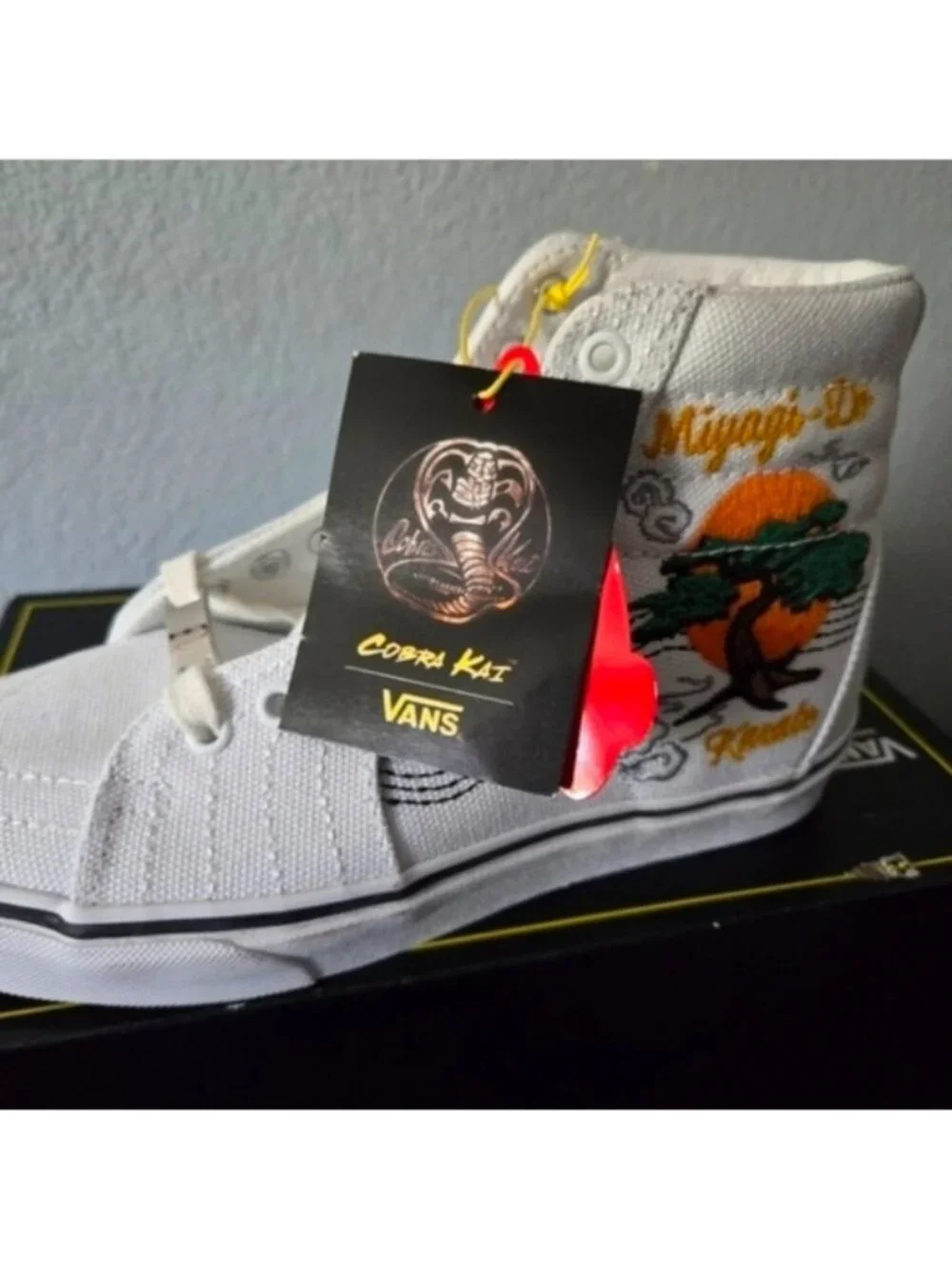VANS  COBRA KAI SK8-HI Women 5 Miyagi Do LaRusso White canvas NWT 0826
